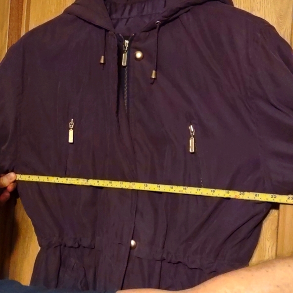 "ATTENTION" WILL BE TAKING TO GOODWILL SOON Mid length Coat. Size M. - Picture 8 of 8